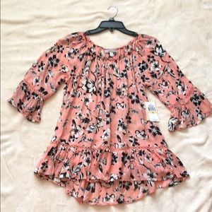 New with tags!!  Floral blouse